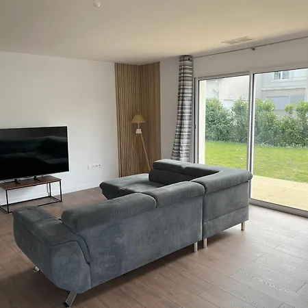 Casa de Férias Pavillon Neuf Terrasse Piscine 6 Pers Centre équestre, Château La Hitte Lavardac
